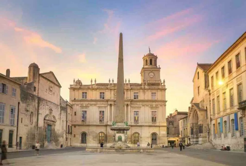 Appartement A Pied Du Centre Avec Place De Parking Arles